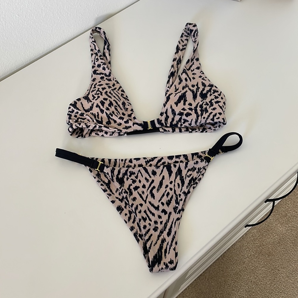 Amuse Society bikini set